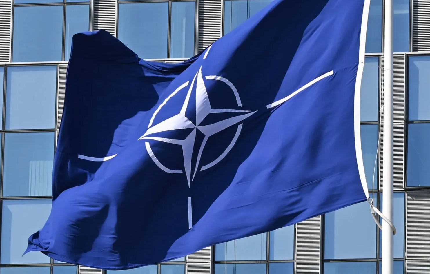 هل يرضخ "الناتو" لرغبات ترامب بشأن غرينلاند&#